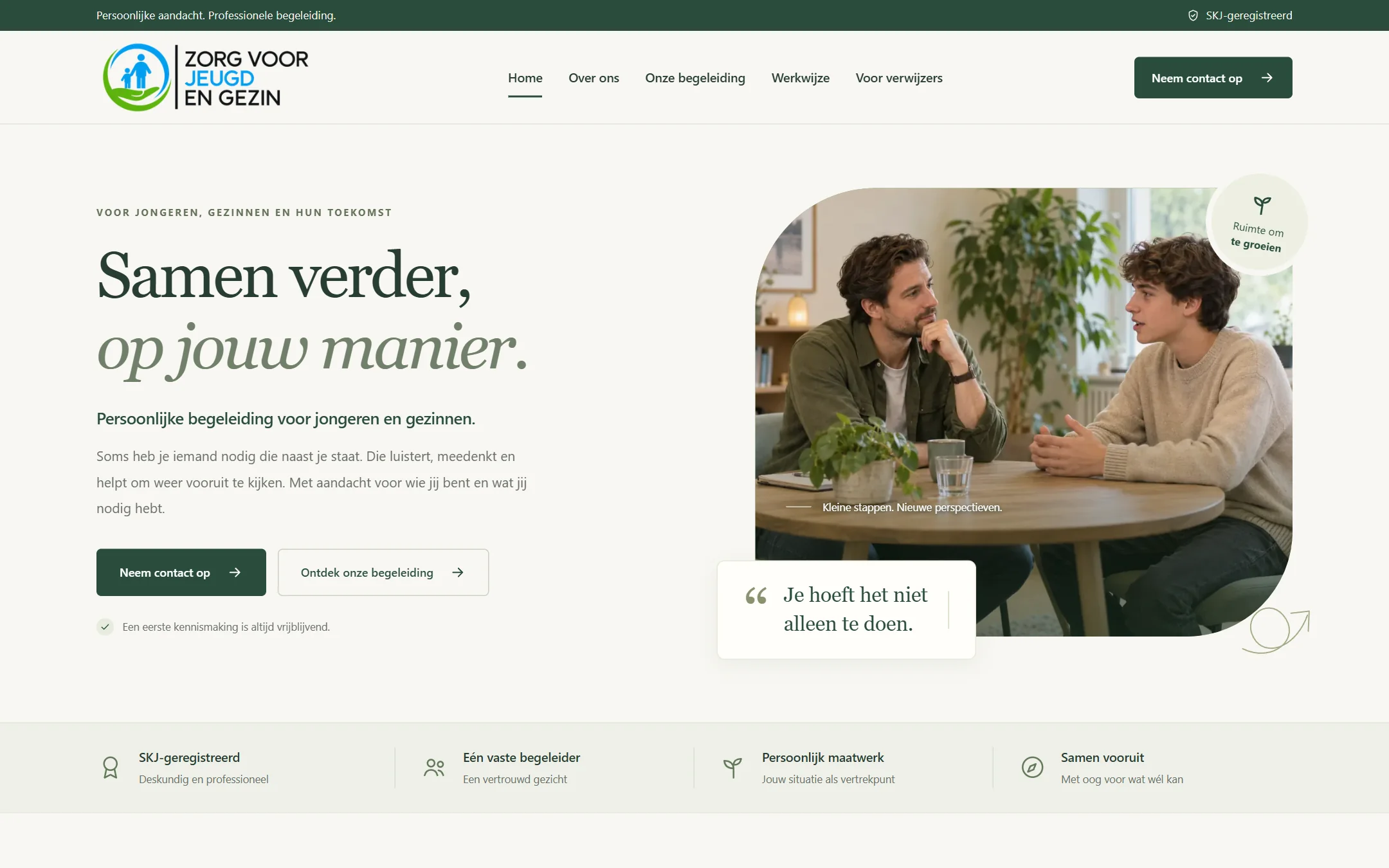 Homepage of Zorg voor Jeugd en Gezin: the headline 'Samen verder, op jouw manier.' next to a photo of a counsellor talking with a young person